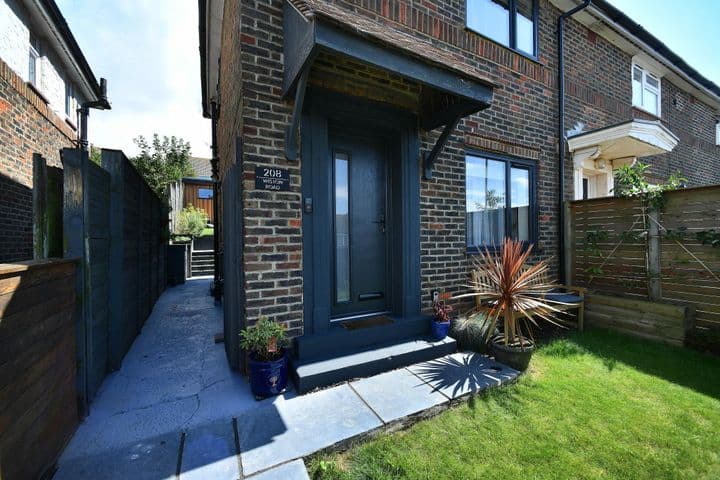 2 bedrooms house for sale in Brighton, United Kingdom - Image 2