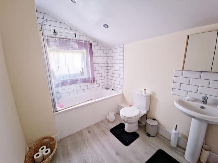 2 bedrooms house for sale in Northampton, United Kingdom - Image 12