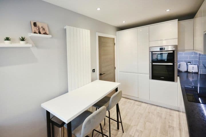 3 bedrooms house for sale in Stevenage, United Kingdom - Image 8