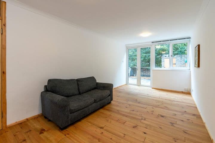 3 bedrooms house for sale in London, United Kingdom - Image 4