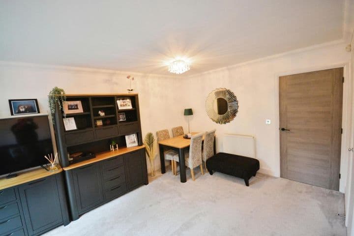 3 bedrooms house for sale in Stevenage, United Kingdom - Image 7