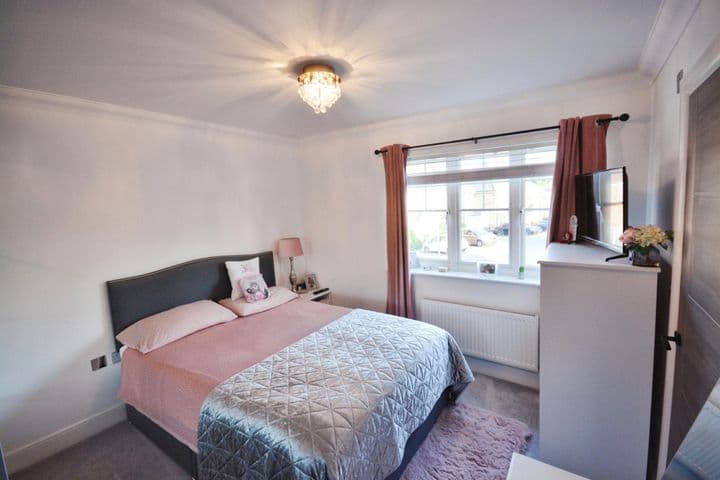 3 bedrooms house for sale in Stevenage, United Kingdom - Image 12