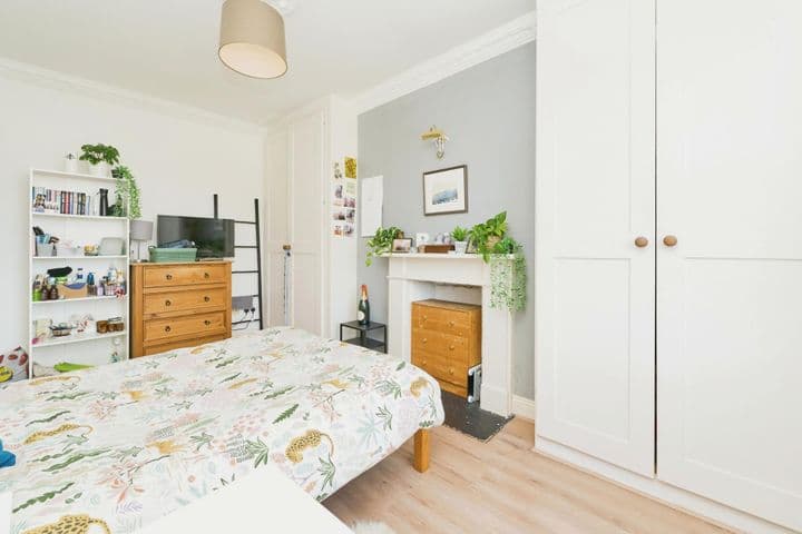 3 bedrooms apartment for sale in London, United Kingdom - Image 10