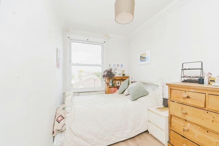 3 bedrooms apartment for sale in London, United Kingdom - Image 12