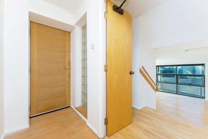 2 bedrooms apartment for sale in Glasgow, United Kingdom - Image 6