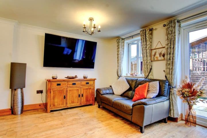 3 bedrooms house for sale in Neath Port Talbot, United Kingdom - Image 7