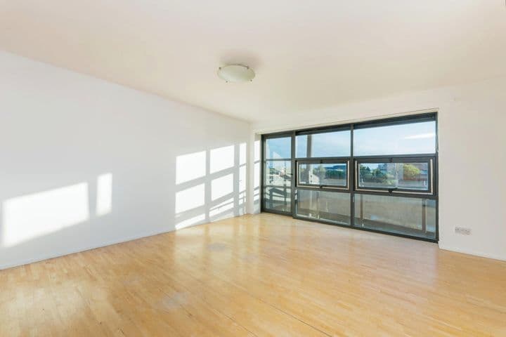 2 bedrooms apartment for sale in Glasgow, United Kingdom - Image 4