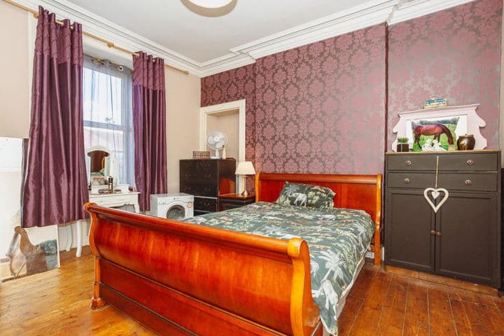 1 bedroom apartment for sale in Dumfries and Galloway, United Kingdom - Image 10