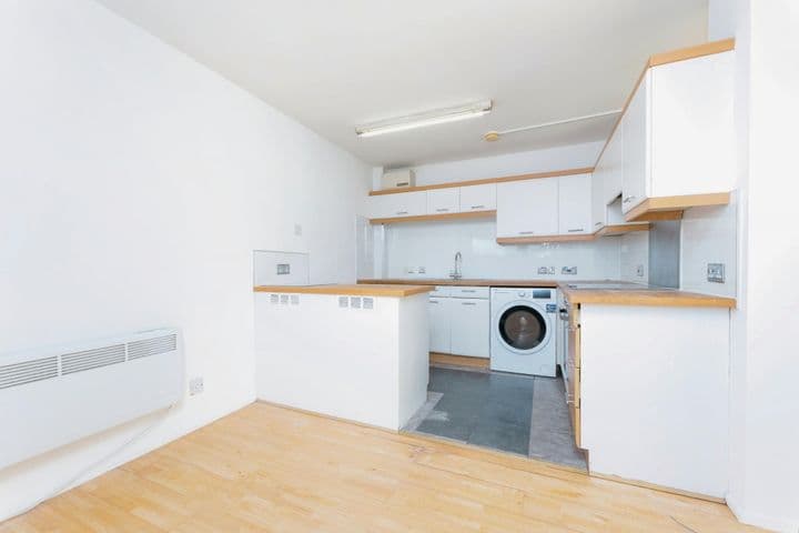 2 bedrooms apartment for sale in Glasgow, United Kingdom - Image 9