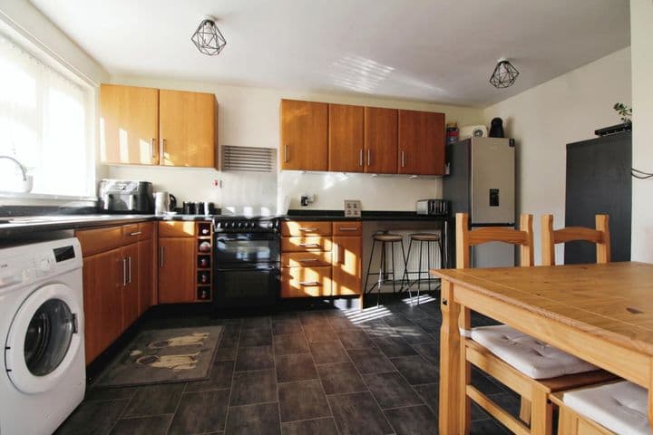 3 bedrooms house for sale in Dewsbury, United Kingdom - Image 2