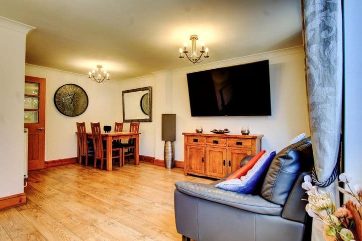 3 bedrooms house for sale in Neath Port Talbot, United Kingdom - Image 8