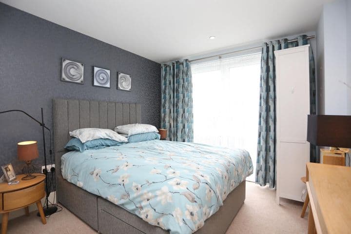 2 bedrooms apartment for sale in London, United Kingdom - Image 8