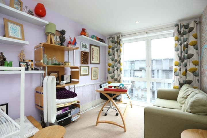 2 bedrooms apartment for sale in London, United Kingdom - Image 9