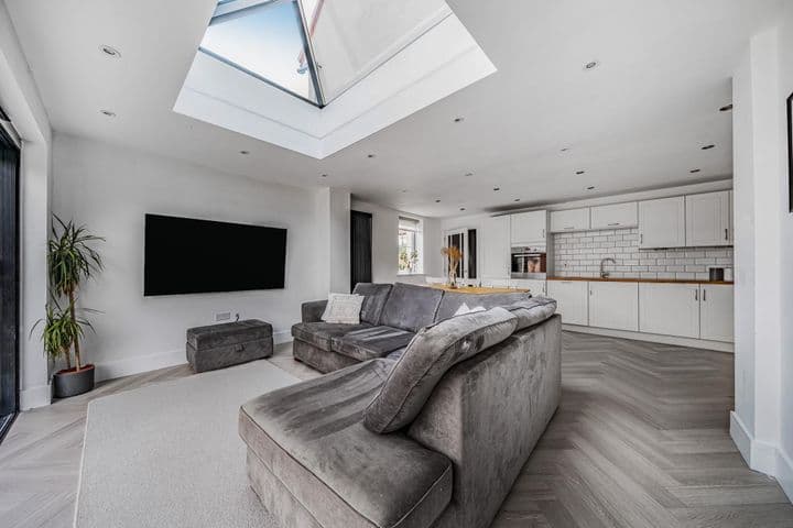 3 bedrooms house for sale in Cotgrave, United Kingdom - Image 9