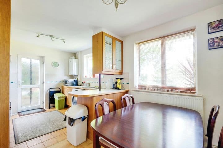 3 bedrooms house for sale in Southampton, United Kingdom - Image 2