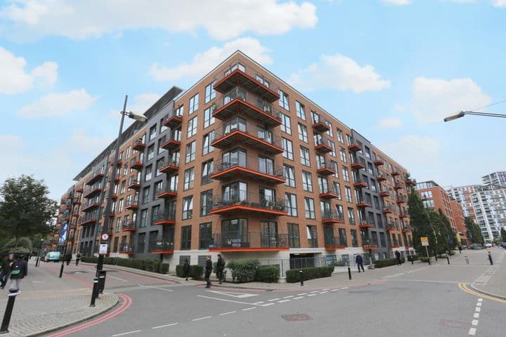 2 bedrooms apartment for sale in London, United Kingdom - Image 3