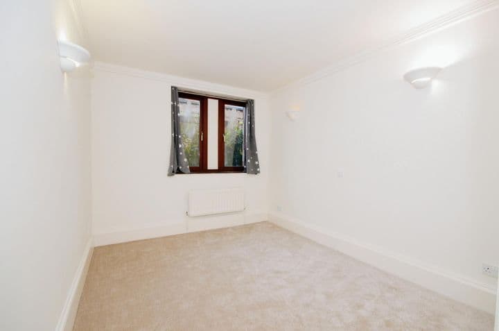 2 bedrooms apartment for sale in Harrow, United Kingdom - Image 7