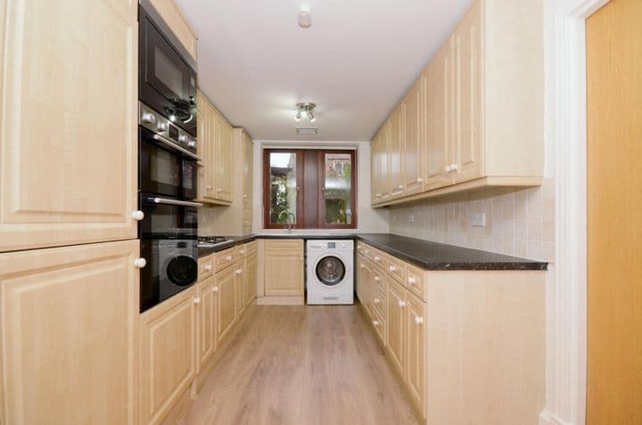 2 bedrooms apartment for sale in Harrow, United Kingdom - Image 4