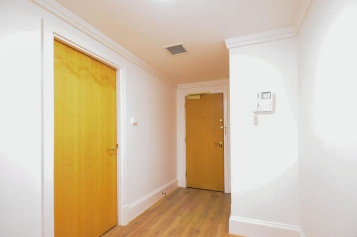 2 bedrooms apartment for sale in Harrow, United Kingdom - Image 2