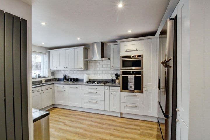 4 bedrooms house for sale in Rotherham, United Kingdom - Image 10