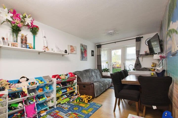 2 bedrooms apartment for sale in London, United Kingdom - Image 4