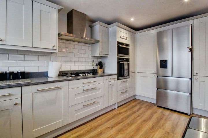 4 bedrooms house for sale in Rotherham, United Kingdom - Image 11