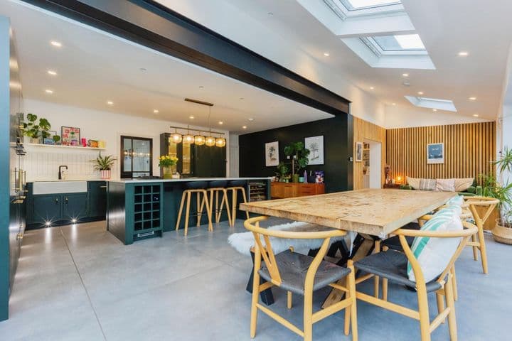 5 bedrooms house for sale in Altrincham, United Kingdom - Image 3