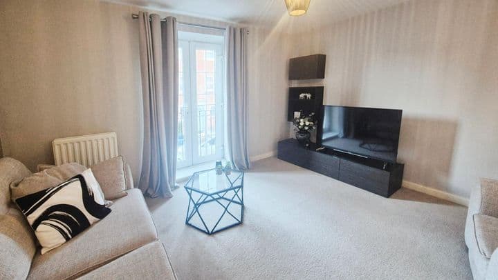 2 bedrooms apartment for sale in Stafford, United Kingdom - Image 8