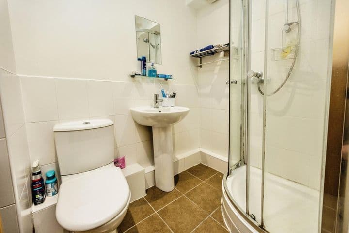 2 bedrooms apartment for sale in Halifax, United Kingdom - Image 5