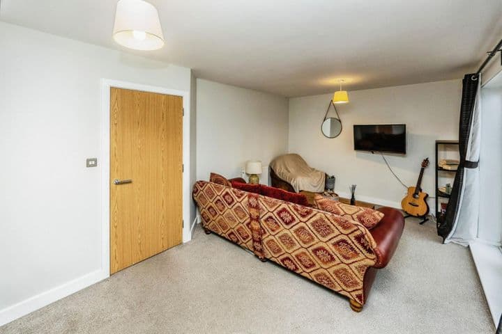 2 bedrooms apartment for sale in Halifax, United Kingdom - Image 8