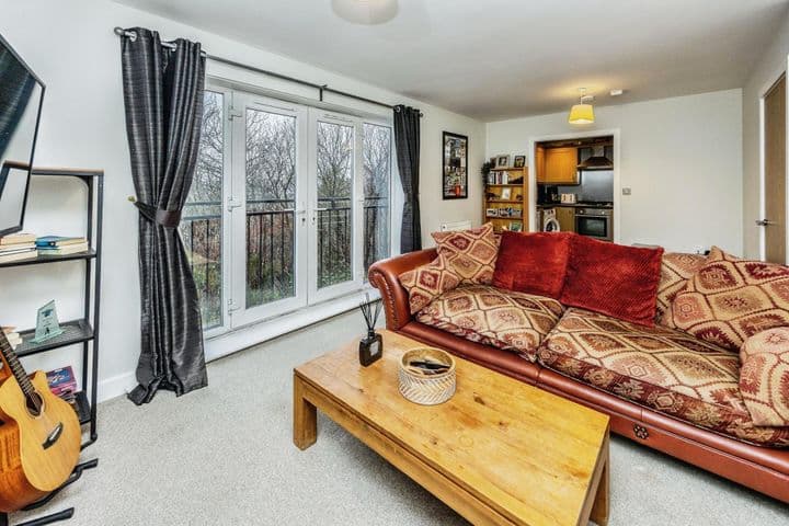 2 bedrooms apartment for sale in Halifax, United Kingdom - Image 2