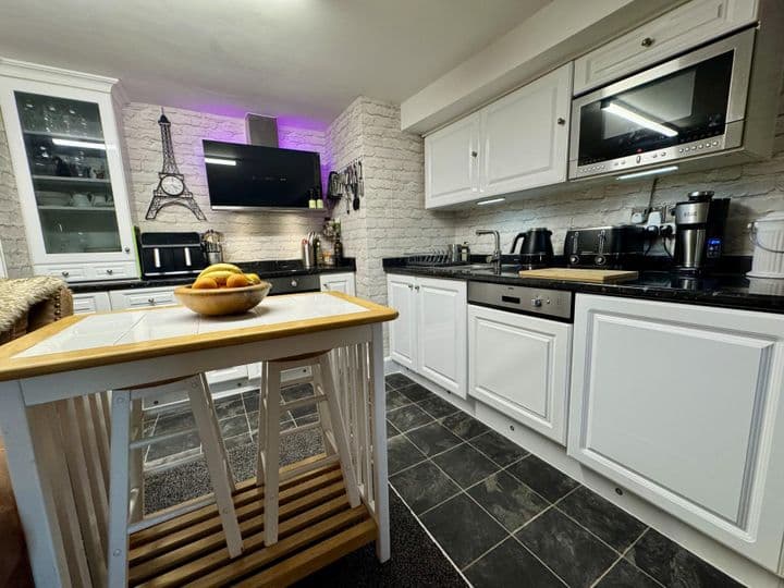 1 bedroom apartment for sale in Weston-Super-Mare, United Kingdom - Image 5