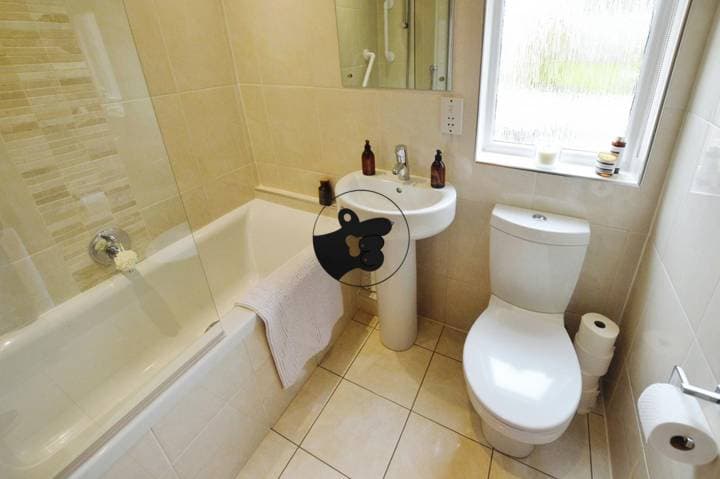 2 bedrooms apartment for sale in Hamilton, United Kingdom - Image 12