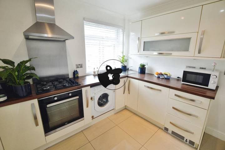 2 bedrooms apartment for sale in Hamilton, United Kingdom - Image 6