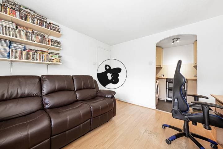 2 bedrooms apartment for sale in London, United Kingdom - Image 11