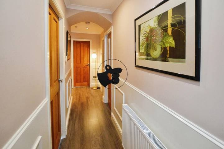 2 bedrooms apartment for sale in Hamilton, United Kingdom - Image 10