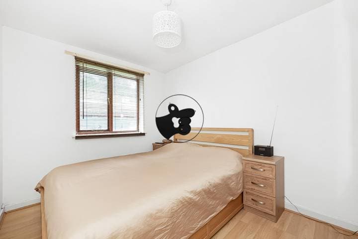 2 bedrooms apartment for sale in London, United Kingdom - Image 4