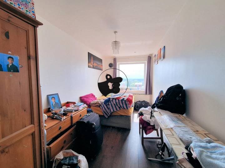 2 bedrooms apartment for sale in Feltham, United Kingdom - Image 9