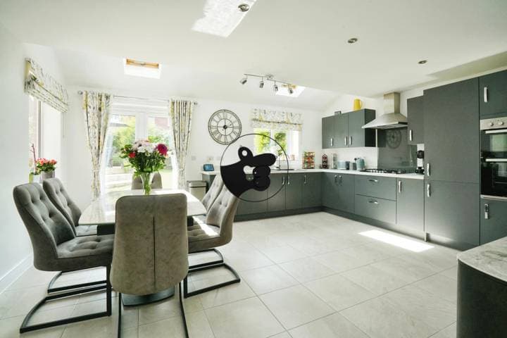 4 bedrooms house for sale in Swadlincote, United Kingdom - Image 3