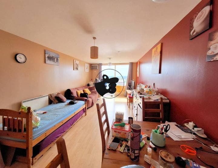 2 bedrooms apartment for sale in Feltham, United Kingdom - Image 4