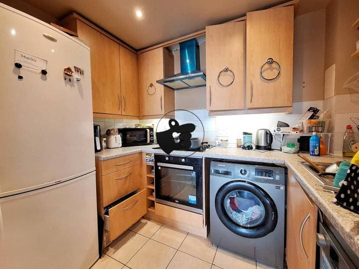 2 bedrooms apartment for sale in Feltham, United Kingdom - Image 7