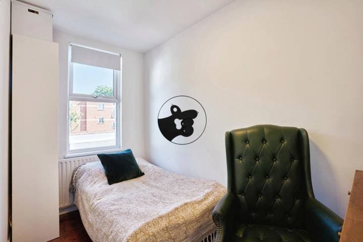 3 bedrooms house for sale in London, United Kingdom - Image 17