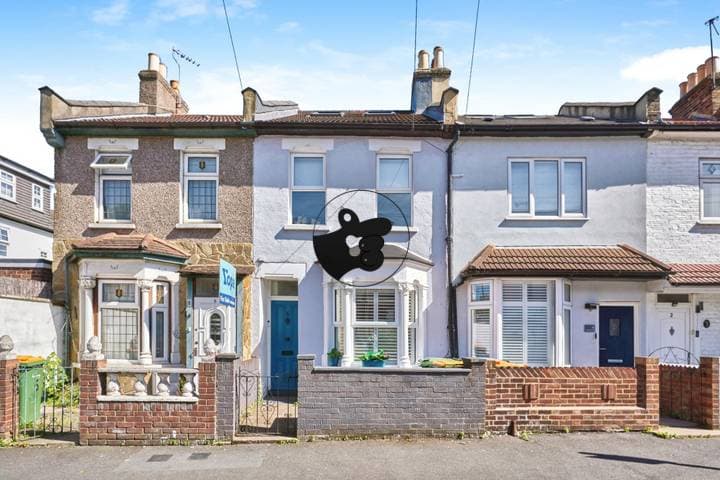 3 bedrooms house for sale in London, United Kingdom - Image 4