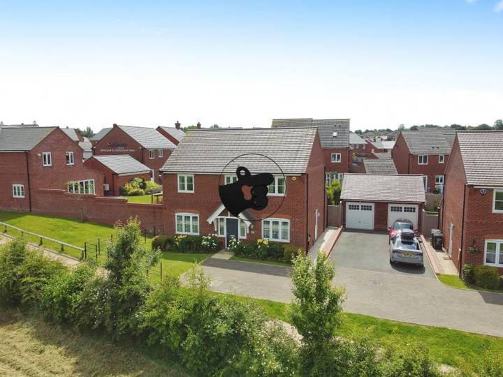 4 bedrooms house for sale in Swadlincote, United Kingdom - Image 2