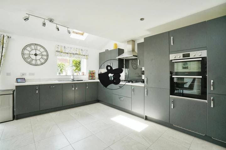 4 bedrooms house for sale in Swadlincote, United Kingdom - Image 4