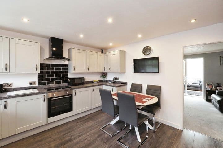 3 bedrooms house for sale in Nottingham, United Kingdom - Image 2