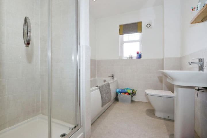 4 bedrooms house for sale in Wakefield, United Kingdom - Image 10