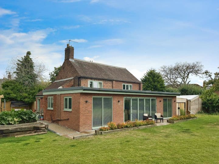 4 bedrooms house for sale in Saxilby, United Kingdom - Image 2