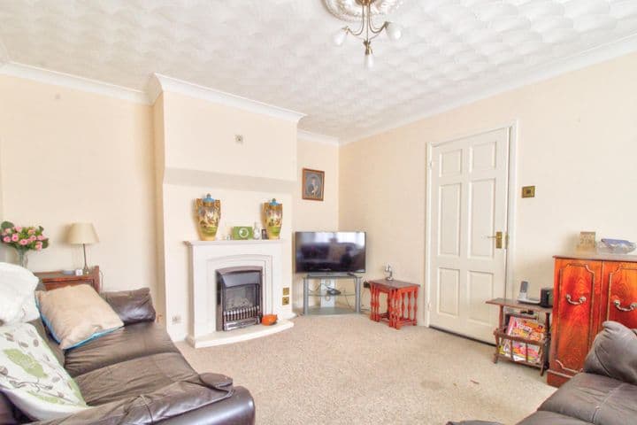 2 bedrooms house for sale in Luton, United Kingdom - Image 3