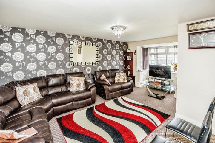 4 bedrooms house for sale in Huddersfield, United Kingdom - Image 2